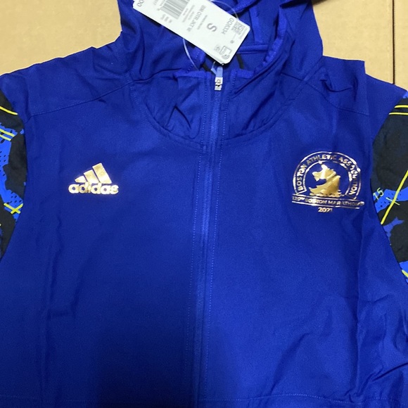 Adidas Women Boston Marathon OTR Jacket GQ8334 #103 - Picture 3 of 9